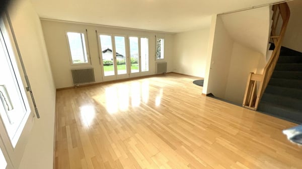 5.5 Zimmer-Eckhaus mit sehr schöner Aussicht und Doppelgarage 4