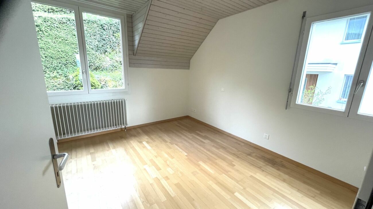 5.5 Zimmer-Eckhaus mit sehr schöner Aussicht und Doppelgarage