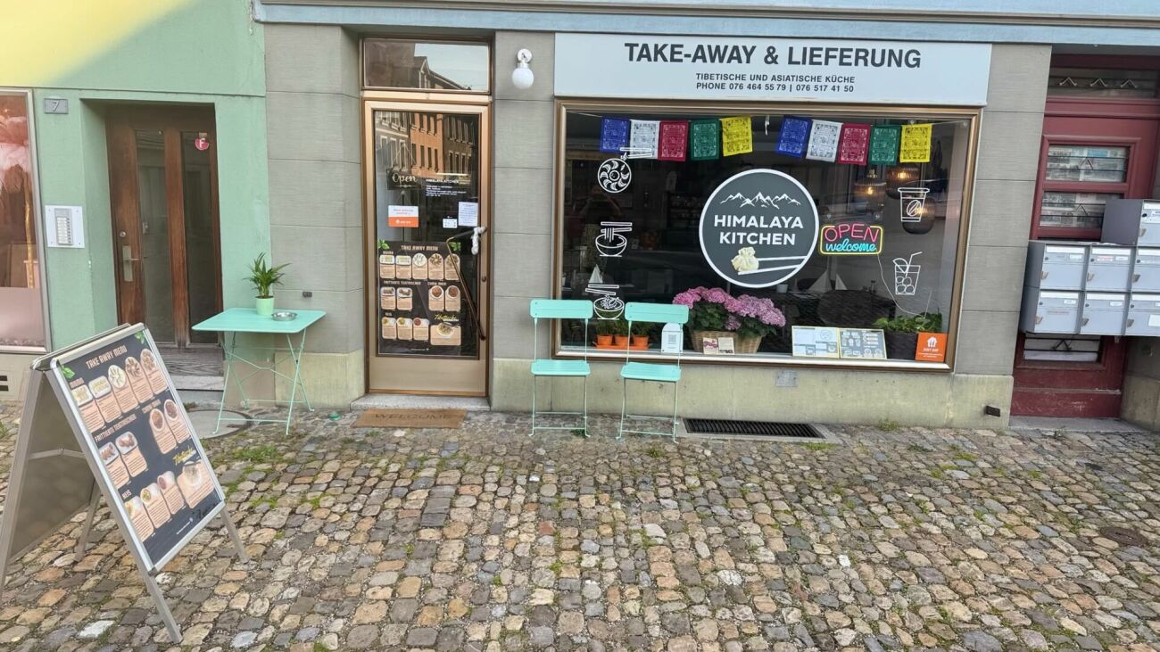 Tibetisch-asiatisches Take-Away mit 6 Sitzplätzen und Ausbaupotenzial zu verkaufen