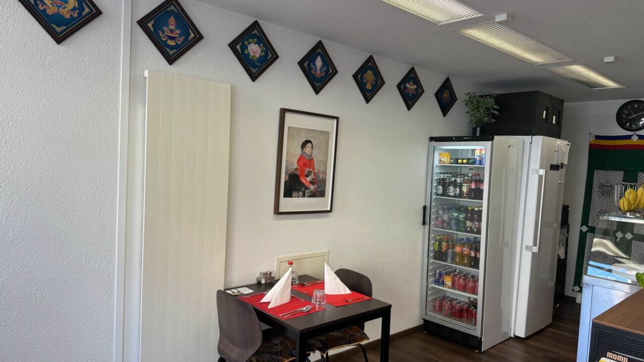 Tibetisch-asiatisches Take-Away mit 6 Sitzplätzen und Ausbaupotenzial zu verkaufen