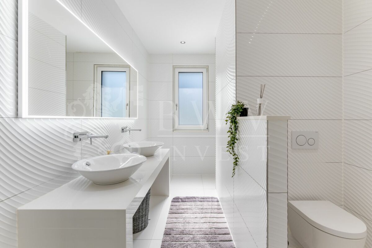 Modernes Designhaus mit Pool | 310 m² Wohnfläche | viel Privatsphäre