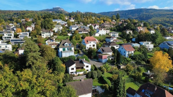 8-1/2-Zimmer Einfamilienhaus mit unverbaubarer SW-Aussicht - Nähe ÖV und Schulen in Dornach 10