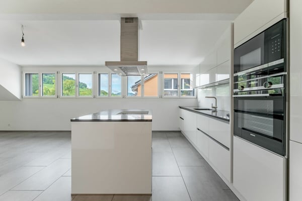 Bezugsbereite 4.5 Zimmer-Dachwohnung mit ebenerdigem Zugang
