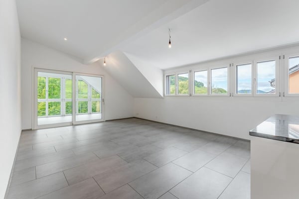 Bezugsbereite 4.5 Zimmer-Dachwohnung mit ebenerdigem Zugang 2