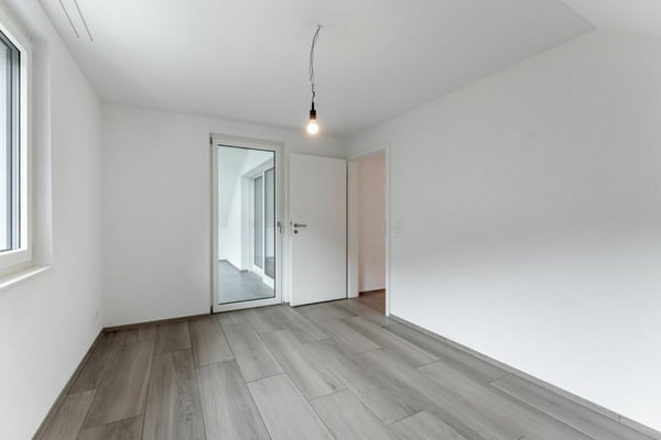 Bezugsbereite 4.5 Zimmer-Dachwohnung mit ebenerdigem Zugang 5