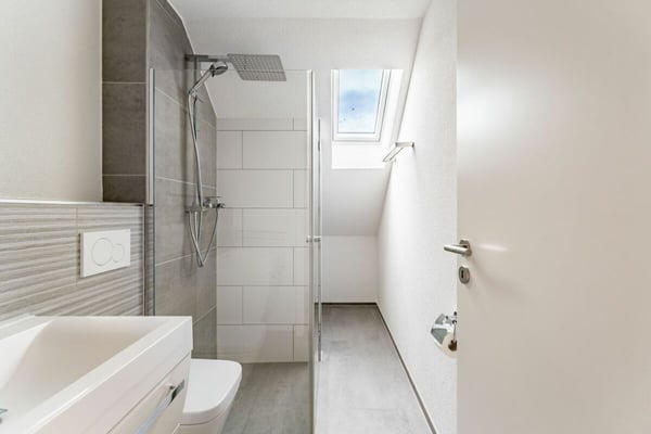 Bezugsbereite 4.5 Zimmer-Dachwohnung mit ebenerdigem Zugang 6
