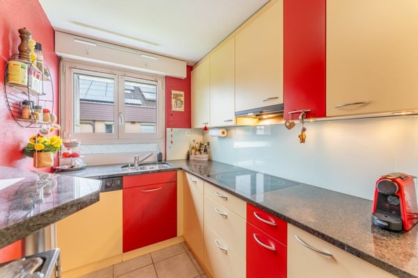 Vier geräumige Zimmer zu super Preis ! 5