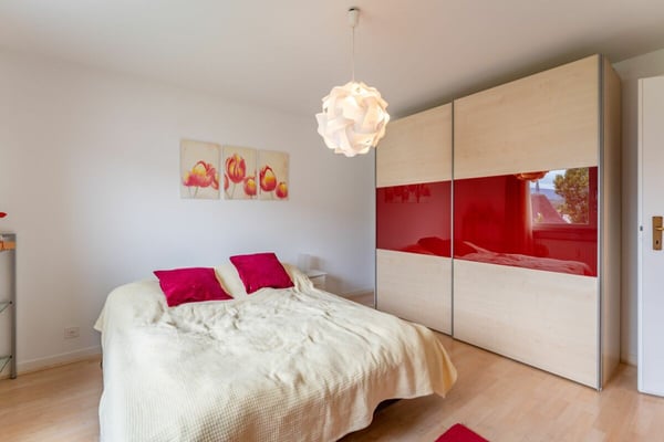 Vier geräumige Zimmer zu super Preis ! 3