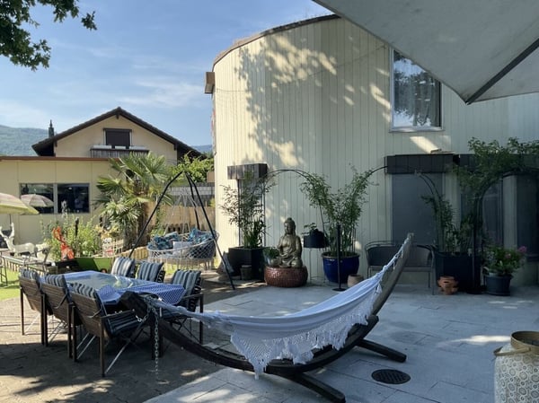 Architektonische Meisterwerke: Zwei exklusive Rundhäuser in Top-Lage mit je 150m2 auf einem 902m2 Grundstück, ideal für eine grosse Familie oder Investoren. 4