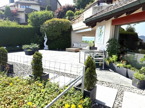 3,5 Zimmer Terrassenhaus in ruhiger, sonniger Lage mit unverbaubarer Weitsicht auf den Zürichsee und in die Alpen 13