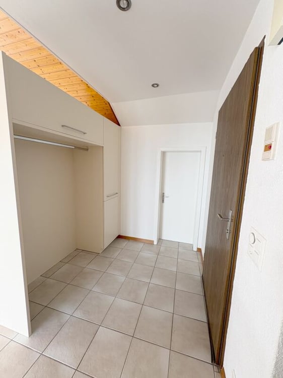 4.5-Zimmer-Wohnung mit traumhafter Aussicht und 170 m² Nutzfläche 9