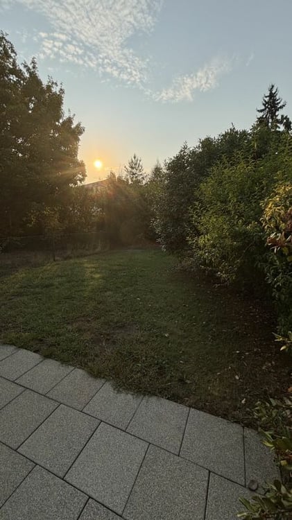 Modernes Doppeleinfamilienhaus mit Garten an bester Lage 12