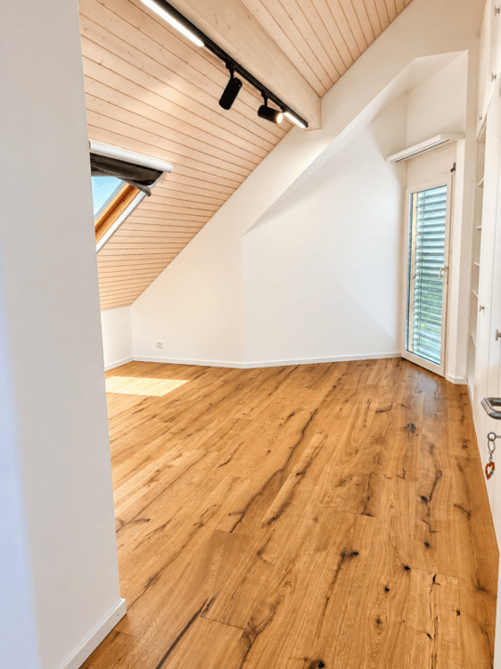 Exklusive 5.5-Zimmer-Dachwohnung mit ca. 160 m² - direkter Liftzugang, Kamin & 4 Tiefgaragenplätze 10