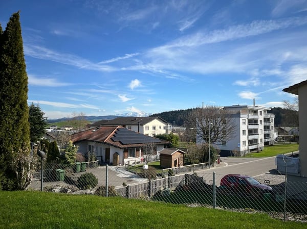 5.5-Zimmer-Doppeleinfamilienhaus mit Weitblick 3