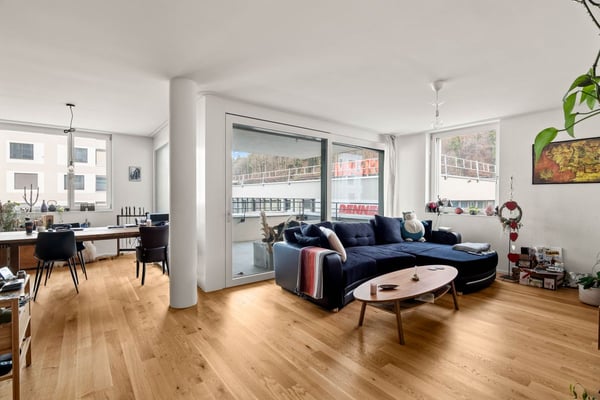 Neuwertige 1.5-Zimmer-Wohnung an bester Lage in Heimberg 2