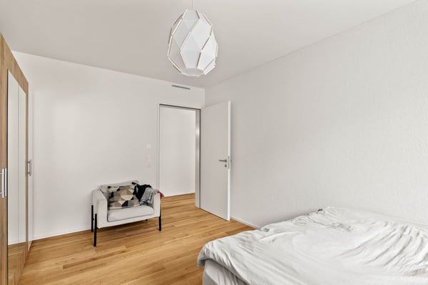 Neuwertige 1.5-Zimmer-Wohnung an bester Lage in Heimberg 9