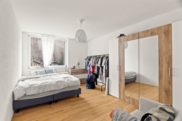 Neuwertige 1.5-Zimmer-Wohnung an bester Lage in Heimberg 8