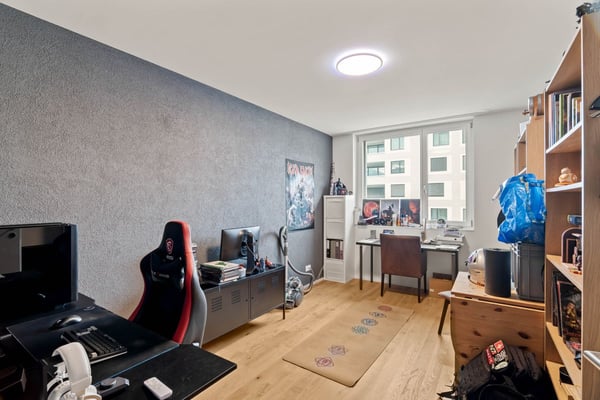 Neuwertige 1.5-Zimmer-Wohnung an bester Lage in Heimberg 11