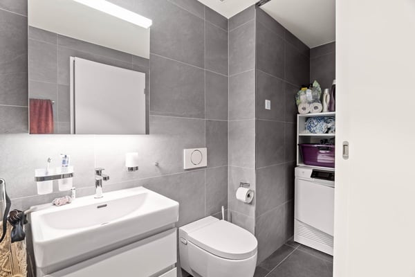 Neuwertige 1.5-Zimmer-Wohnung an bester Lage in Heimberg 6