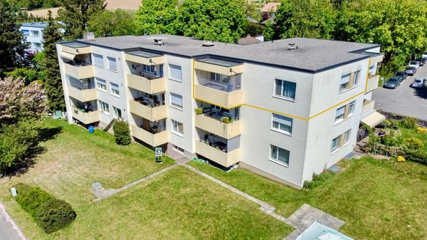 Gepflegte 4.5-Zimmer-Wohnung mit Balkon und Weitsicht 1