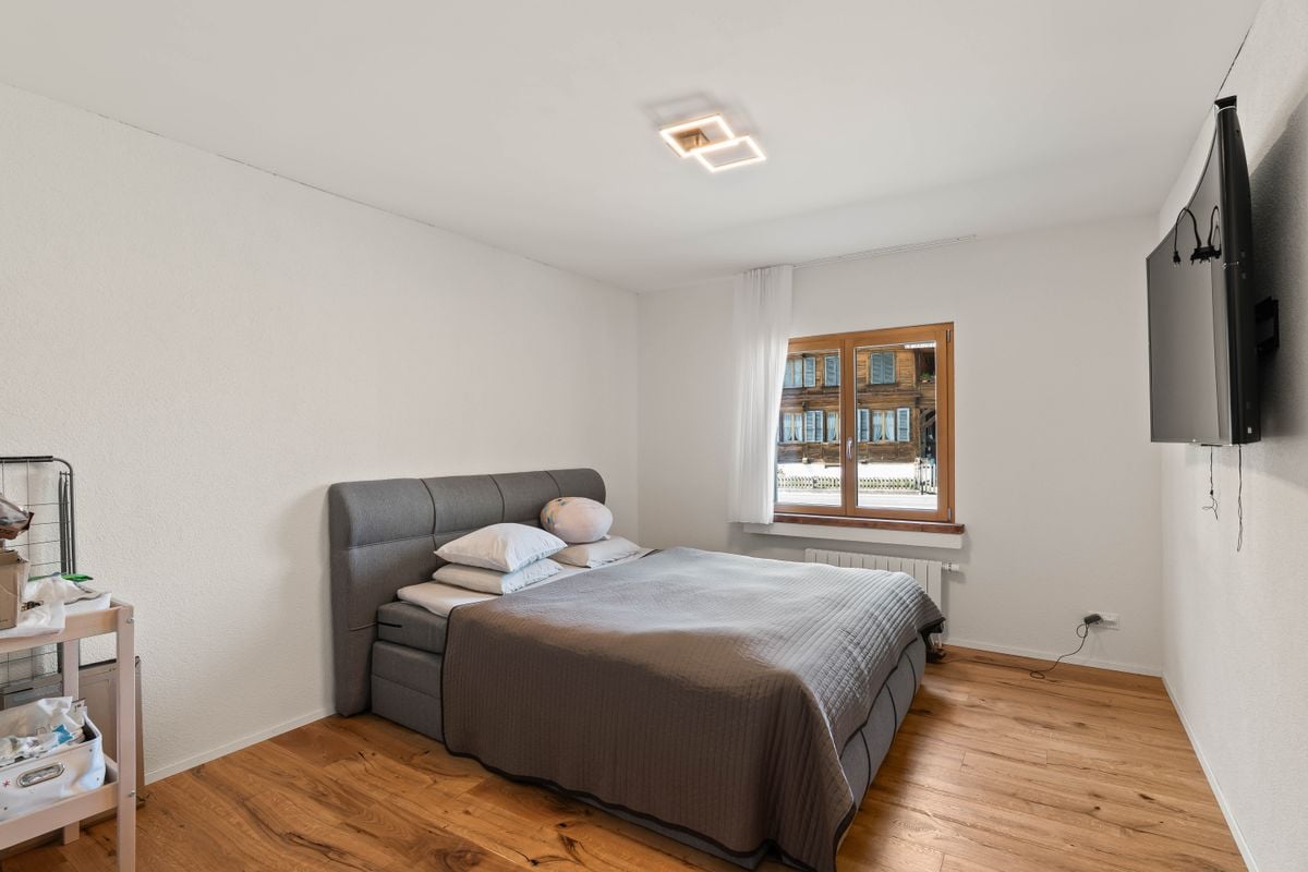 Immobilie in Wimmis - Modern umgebaute 5.5-Zimmer-Wohnung mit 180 m² Wohnfläche - Bild 10
