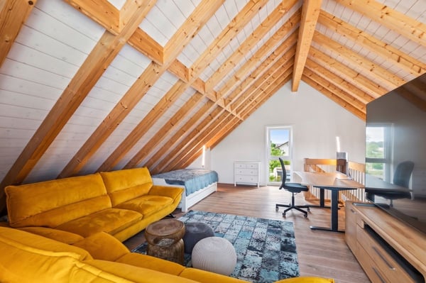 5.5-Zimmer-Maisonette: 146 m² Wohnkomfort mit Galerie, Terrasse und Weitsicht 12