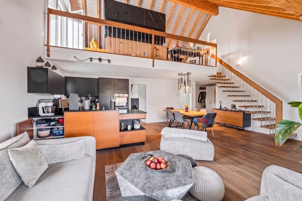 5.5-Zimmer-Maisonette: 146 m² Wohnkomfort mit Galerie, Terrasse und Weitsicht 6