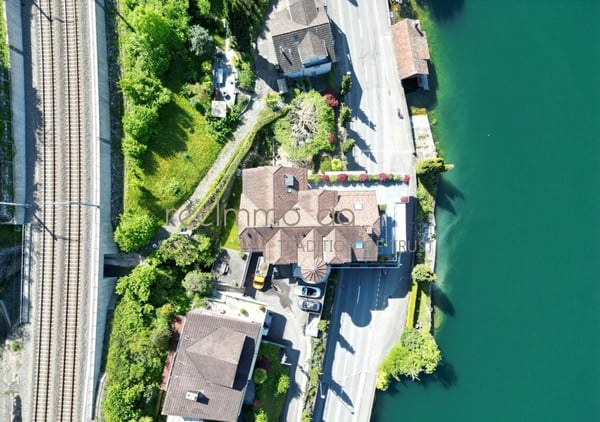 Grosszügiges historisches Liebhaberobjekt direkt am Zugersee 2