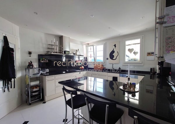 Grosszügiges historisches Liebhaberobjekt direkt am Zugersee 5