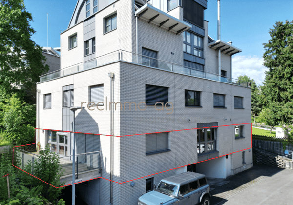 Attraktives Gewerbeobjekt in Pfäffikon SZ - Ideal für Eigennutzer oder Investoren 1