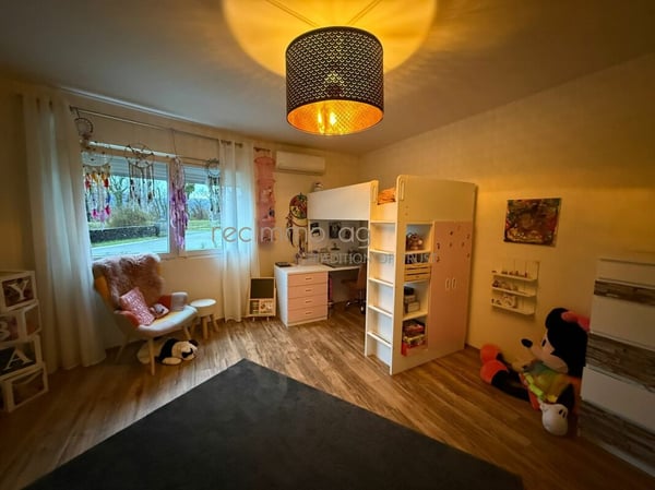 Grosszügige 1.5-Zimmer-Wohnung mit 310 m² Wohnfläche & 380 m² Nutzfläche in Leibstadt - Wohnkomfort auf höchstem Niveau 4