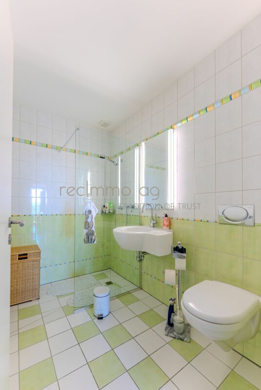 Exklusive 4.5-Zimmer-Terrassenwohnung mit Panorama-Aussicht in Biberstein