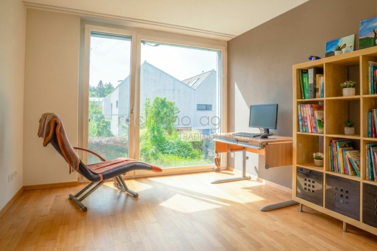 Familienfreundliches 6.5-Zimmer-Reiheneckhaus mit Garten und direktem Tiefgaragenzugang in Obfelden