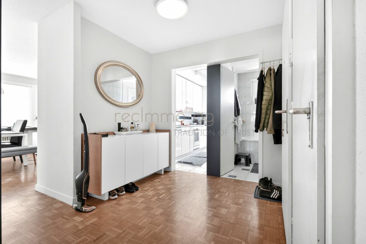 Charmante 4.5-Zimmer-Wohnung mit grosser Terrasse, Gartenanteil und Weitsicht