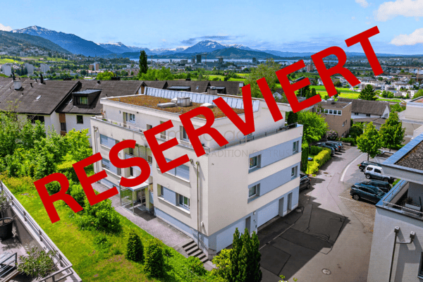 Charmante 4.5-Zimmer-Wohnung mit grosser Terrasse, Gartenanteil und Weitsicht