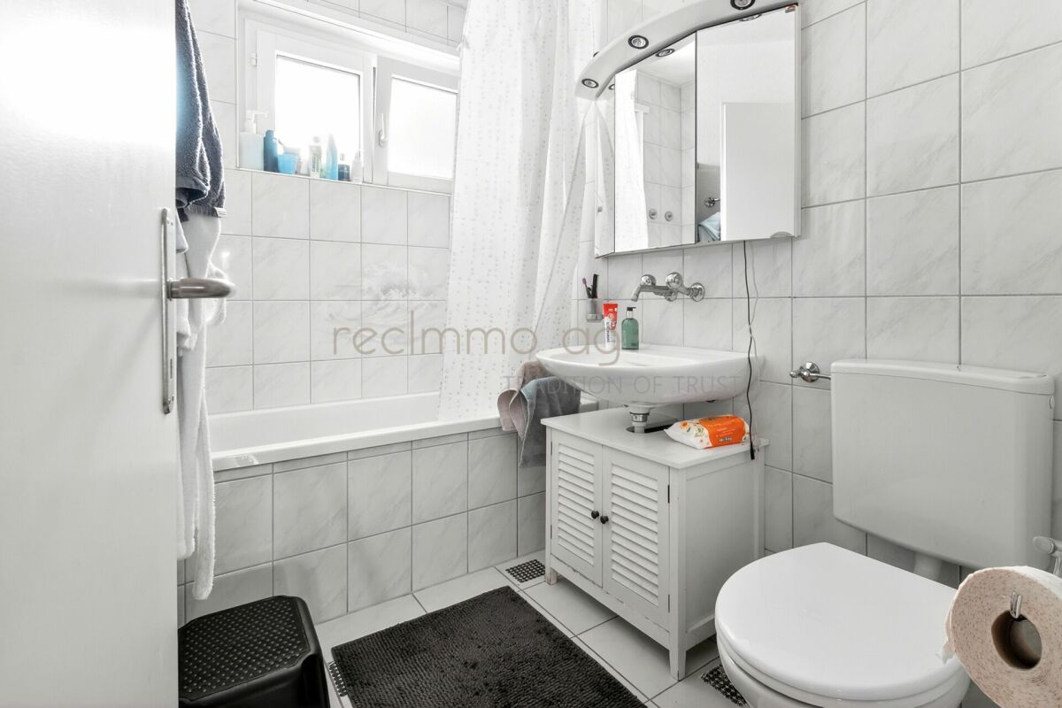 Charmante 4.5-Zimmer-Wohnung mit grosser Terrasse, Gartenanteil und Weitsicht