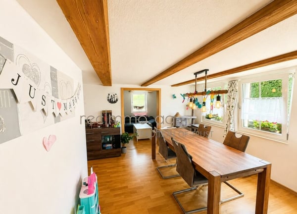 Charmante 6.5-Zimmer-Gartenwohnung mit grosszügigem Aussenbereich in Aarburg 2