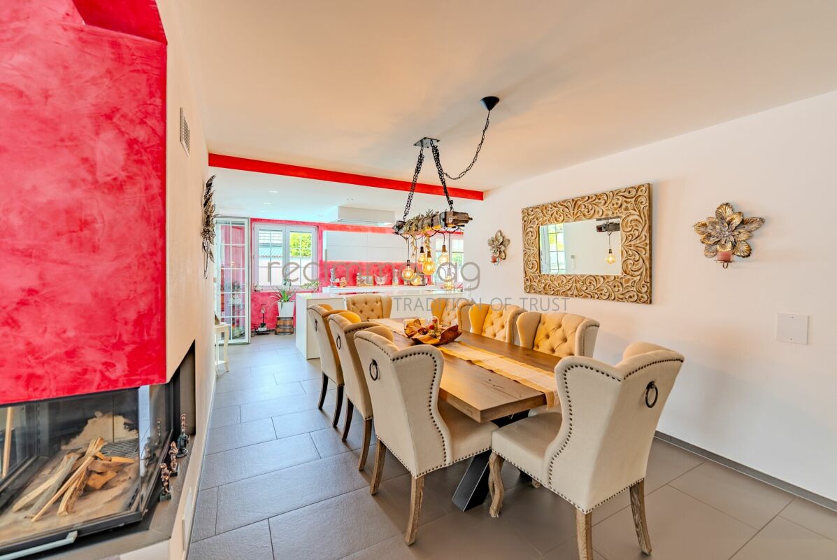 Familienparadies mit Pool, Wintergarten und viel Privatsphäre