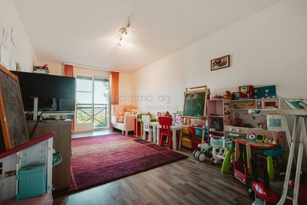 Attraktive 4.5-Zimmer-Eigentumswohnung und Balkon in Cham 3