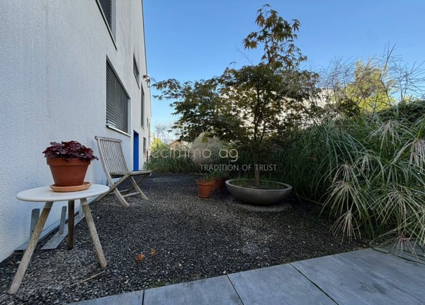 Modernes, lichtdurchflutetes 6.5-Zimmer-Reiheneinfamilienhaus mit Garten in Obfelden 6