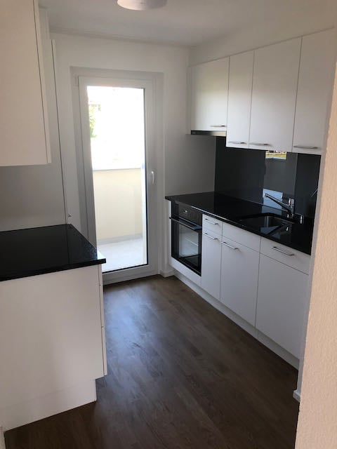 Im Zentrum, Renovierte 3-Zimmer-Wohnung mit 2 Balkone 3