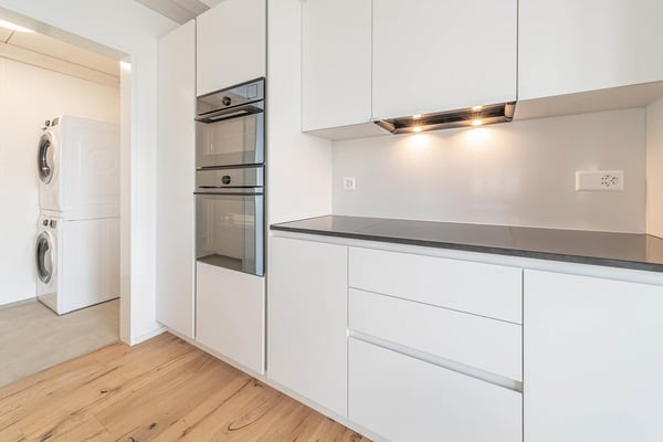 Exklusive 4.5 Zimmer-Galeriewohnung mit grosser Loggia und hochwertigen Ausbau 4