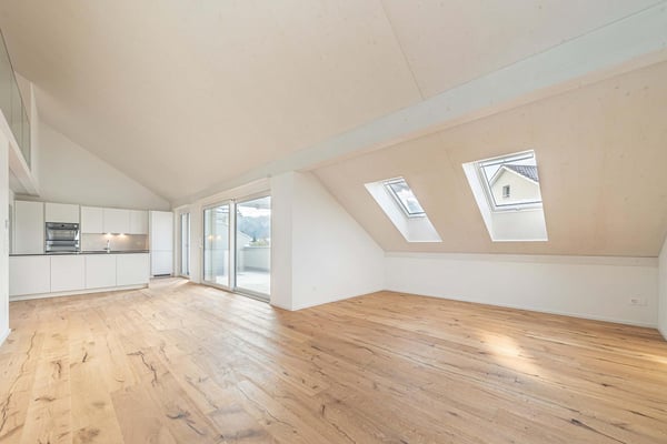 Exklusive 4.5 Zimmer-Galeriewohnung mit grosser Loggia und hochwertigen Ausbau 13