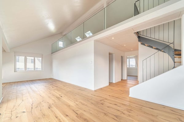 Exklusive 4.5 Zimmer-Galeriewohnung mit grosser Loggia und hochwertigen Ausbau 10