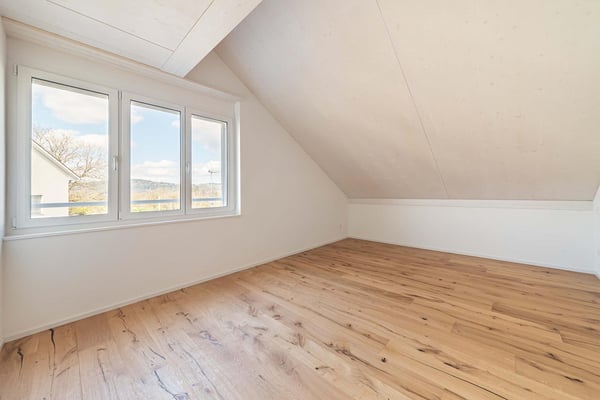 Exklusive 4.5 Zimmer-Galeriewohnung mit grosser Loggia und hochwertigen Ausbau 7