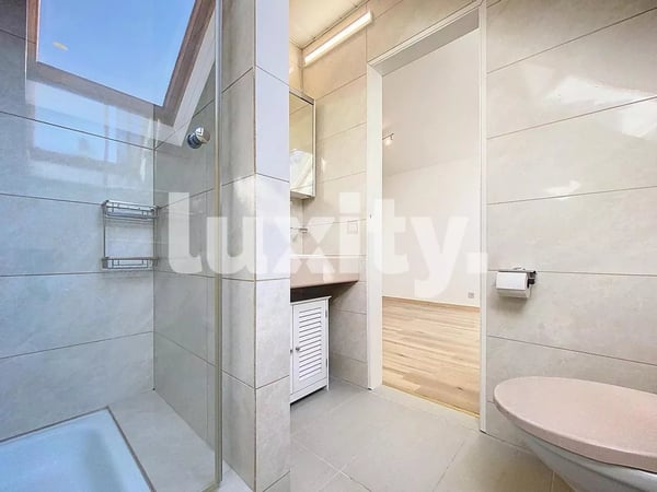 Elegant villa with large garden and private studio, a haven of tranquility. 8