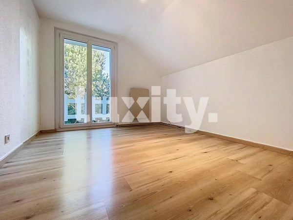 Elegant villa with large garden and private studio, a haven of tranquility. 7