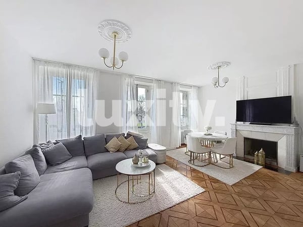 À LOUER ? APPARTEMENT D'EXCEPTION AU C?UR DE ROLLE, FACE AU LAC 3