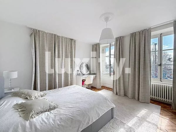 À LOUER ? APPARTEMENT D'EXCEPTION AU C?UR DE ROLLE, FACE AU LAC 4