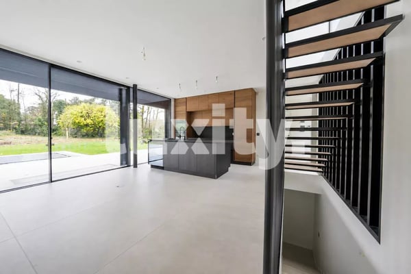 MAISON CONTEMPORAINE AVEC PISCINE 2
